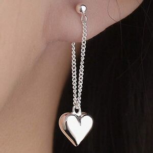 Silver heart dangling earrings! New